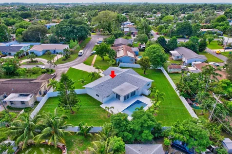 135 SE 28th Court Boynton Beach FL 33435