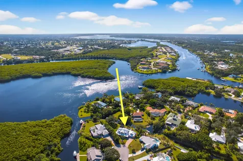 802 Se Portage Avenue Port Saint Lucie FL 34984