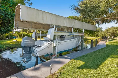 802 Se Portage Avenue Port Saint Lucie FL 34984