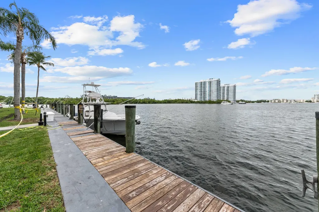 16546 NE 26th Avenue North Miami Beach FL 33160