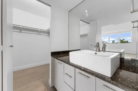16546 NE 26th Avenue North Miami Beach FL 33160