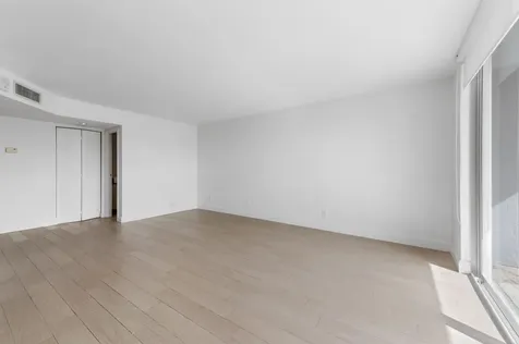 16546 NE 26th Avenue North Miami Beach FL 33160
