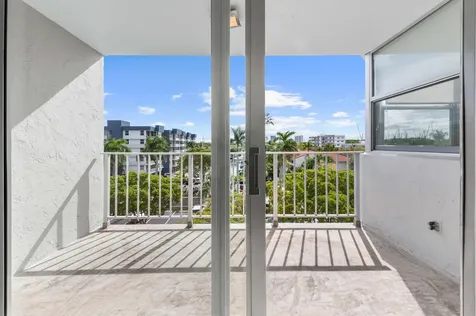 16546 NE 26th Avenue North Miami Beach FL 33160
