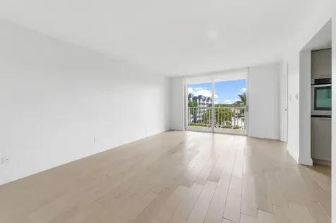 16546 NE 26th Avenue North Miami Beach FL 33160