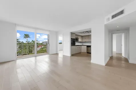 16546 NE 26th Avenue North Miami Beach FL 33160