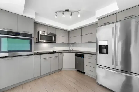 16546 NE 26th Avenue North Miami Beach FL 33160