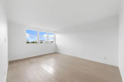 16546 NE 26th Avenue North Miami Beach FL 33160