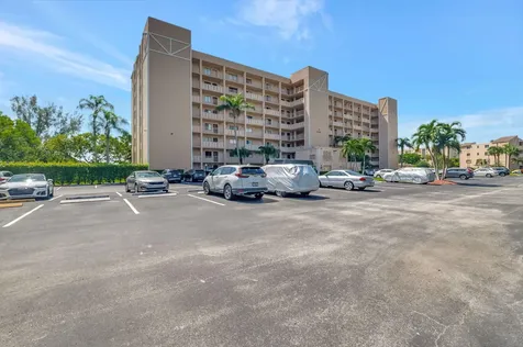 6866 Huntington Lane Delray Beach FL 33446