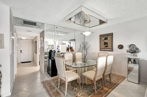 6866 Huntington Lane Delray Beach FL 33446