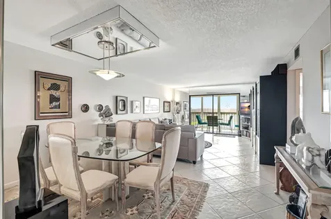 6866 Huntington Lane Delray Beach FL 33446