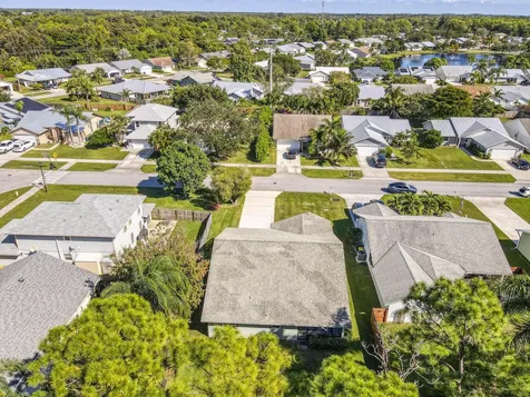 6690 Se Raintree Avenue Stuart FL 34997