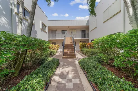 15450 Pembridge Avenue Delray Beach FL 33484