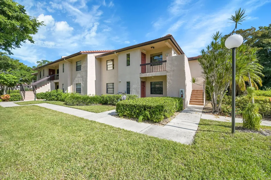 9262 Vista Del Lago Boca Raton FL 33428