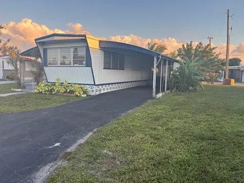 562 Ne 47th St, Lot 393 Deerfield Beach FL 33064