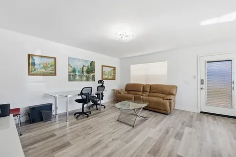 193 Burgundy E Delray Beach FL 33484
