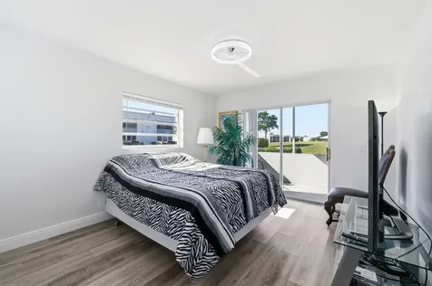 193 Burgundy E Delray Beach FL 33484
