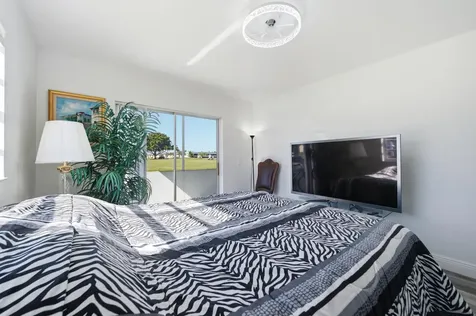 193 Burgundy E Delray Beach FL 33484