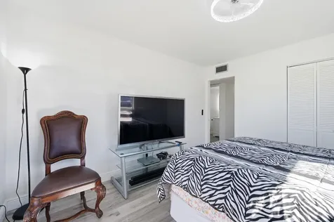 193 Burgundy E Delray Beach FL 33484