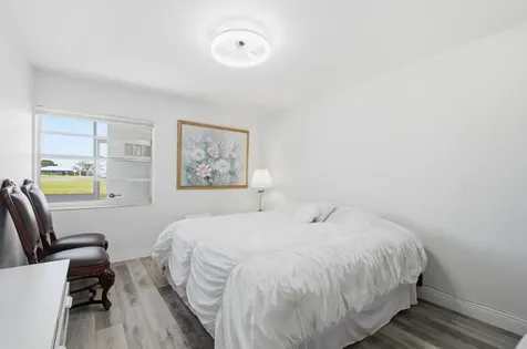 193 Burgundy E Delray Beach FL 33484