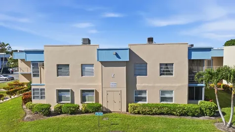 193 Burgundy E Delray Beach FL 33484