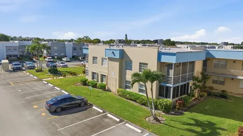 193 Burgundy E Delray Beach FL 33484