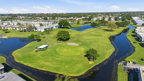193 Burgundy E Delray Beach FL 33484