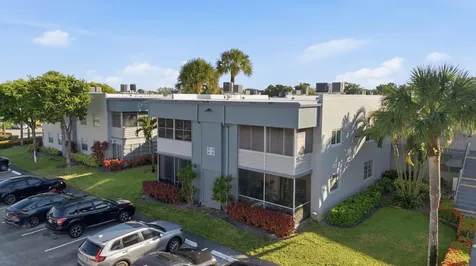 321 Piedmont G Delray Beach FL 33484