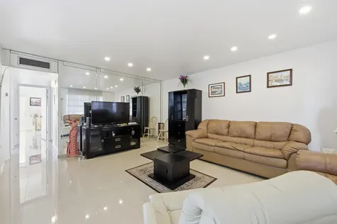 321 Piedmont G Delray Beach FL 33484