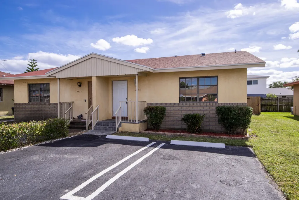 1713 Barton Court Lake Worth Beach FL 33460