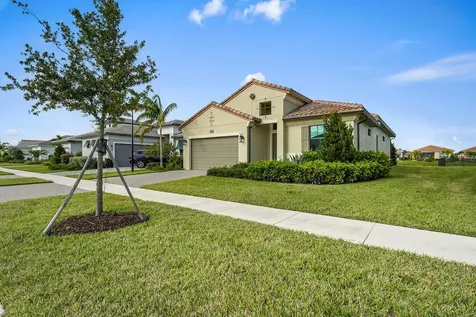 11249 Sw Pietra Way Port Saint Lucie FL 34987
