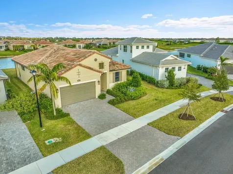 11249 Sw Pietra Way Port Saint Lucie FL 34987