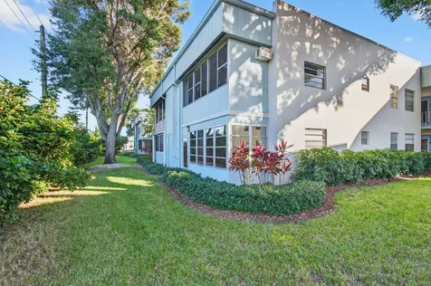 449 Normandy J Delray Beach FL 33484