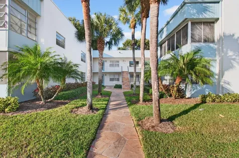 449 Normandy J Delray Beach FL 33484