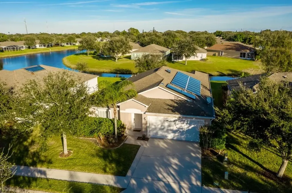 1100 W 13th Square Vero Beach FL 32960