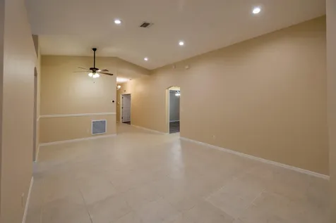 1100 W 13th Square Vero Beach FL 32960
