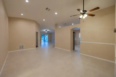 1100 W 13th Square Vero Beach FL 32960