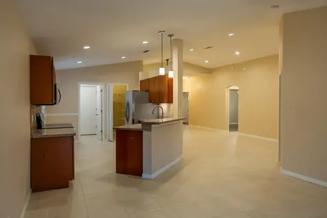 1100 W 13th Square Vero Beach FL 32960