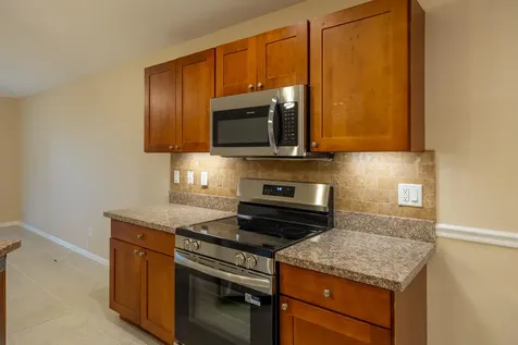 1100 W 13th Square Vero Beach FL 32960