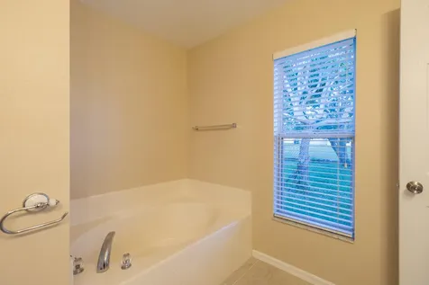 1100 W 13th Square Vero Beach FL 32960