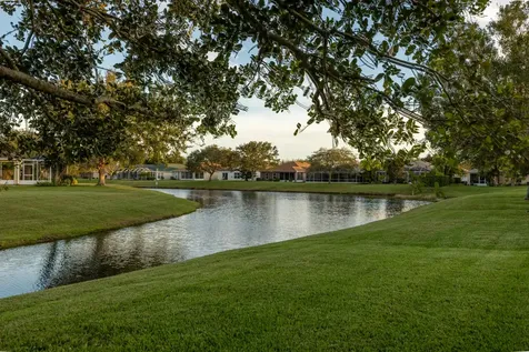 1100 W 13th Square Vero Beach FL 32960