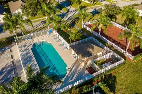 1100 W 13th Square Vero Beach FL 32960