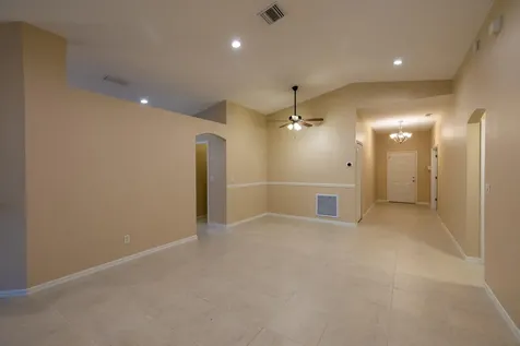 1100 W 13th Square Vero Beach FL 32960