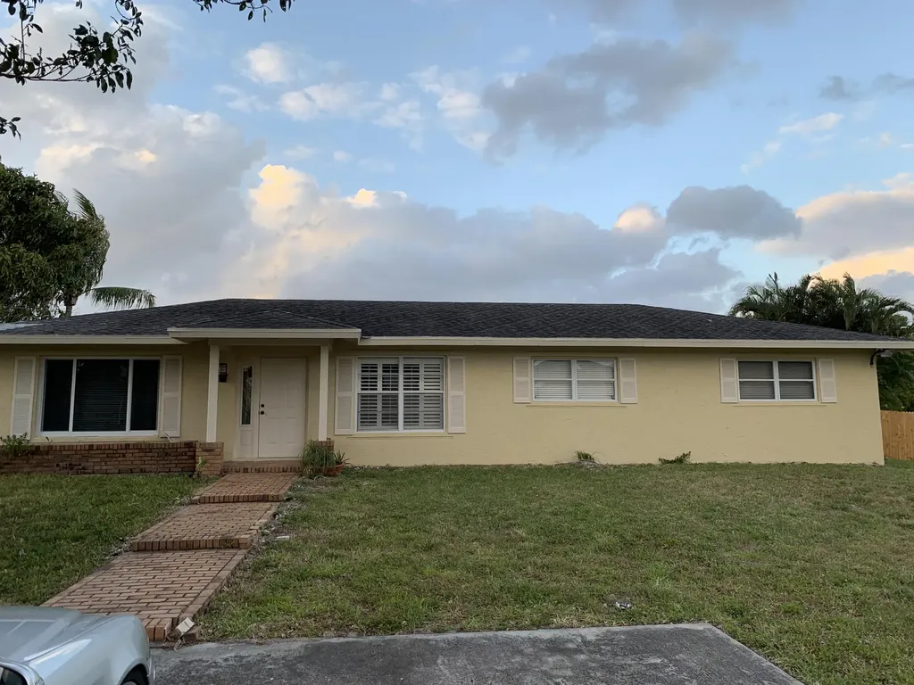 7086 Lawrence Road Boynton Beach FL 33436