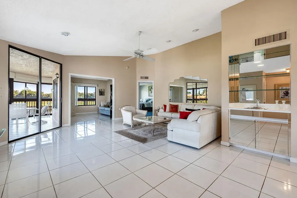 7689 Glendevon Lane Delray Beach FL 33446