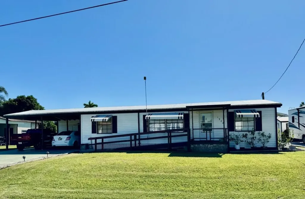 1924 Se 30th Street Okeechobee FL 34974
