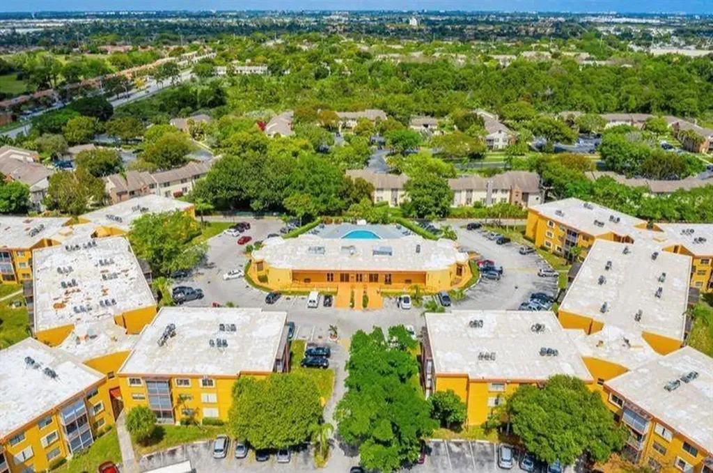4374 Nw 9th Avenue Deerfield Beach FL 33064