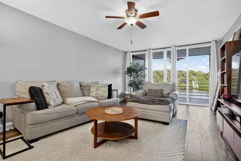 9450 Poinciana Place Davie FL 33324