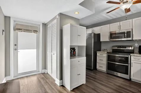 9450 Poinciana Place Davie FL 33324