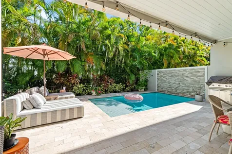 436 Ne Wavecrest Way Boca Raton FL 33432