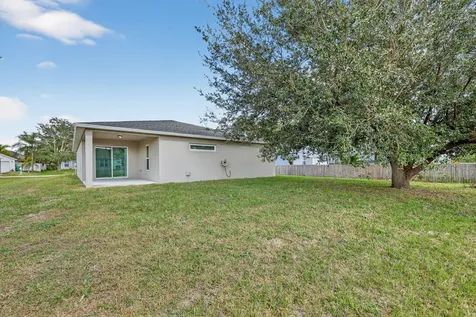 418 Sw Fields Avenue Port Saint Lucie FL 34953